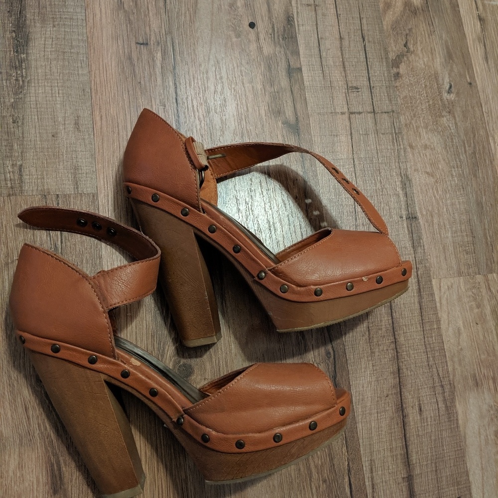 Charlotte Russe size 7